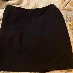 Banana Republic Woman’s Pencil Skirt. Black. Size M/L stretch no tag